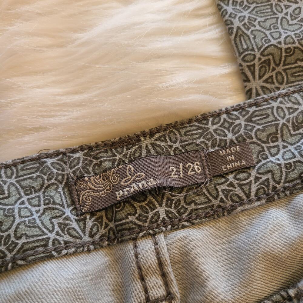 Prana Kara Jean Silver Spain Patterned Pant Size 2/26 EUC Roll Bottom Hiking - Picture 5 of 5